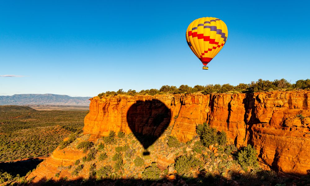 Hot,Air,Balloon,Ride,Over,The,Beautiful,Red,Rock,Cliffs